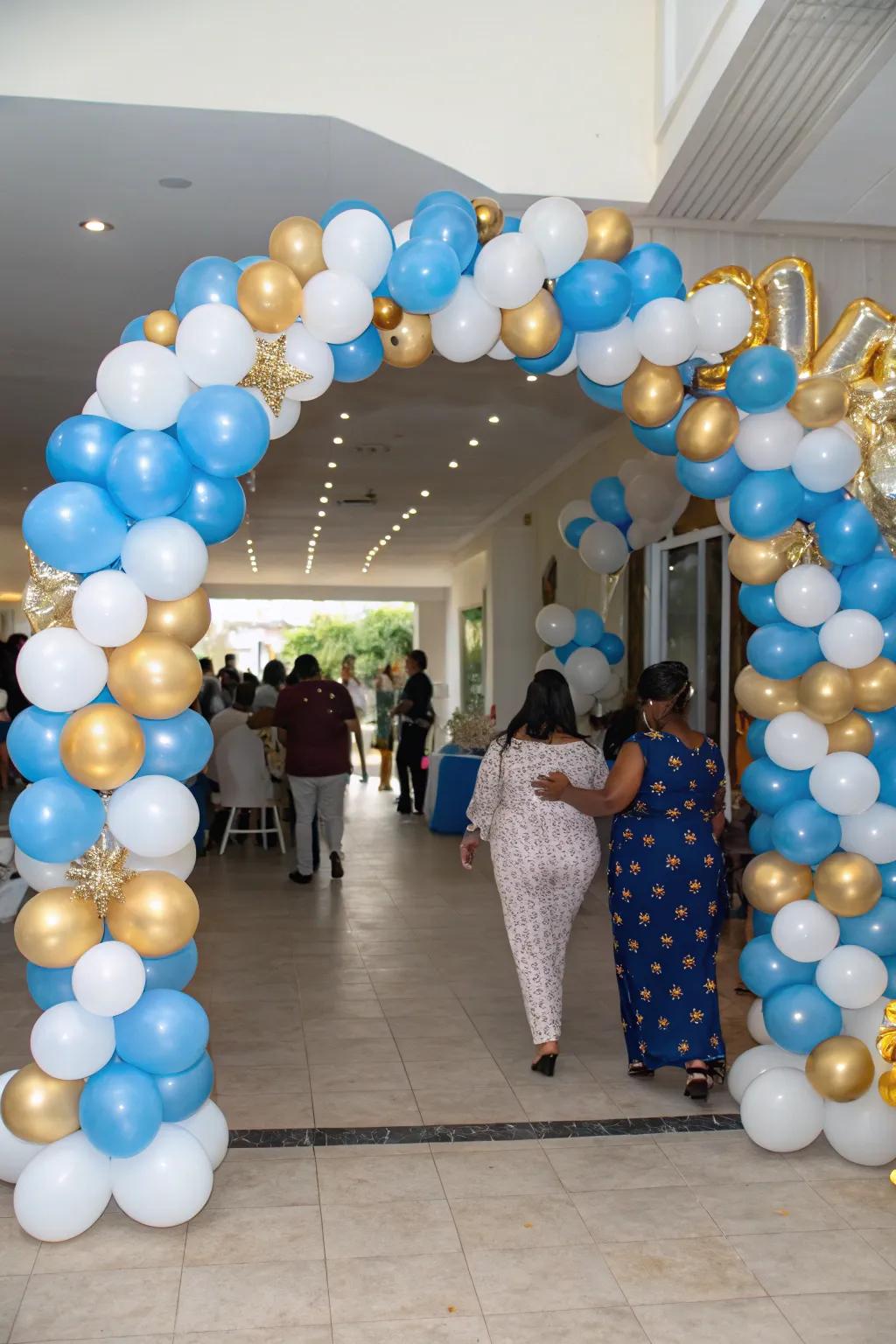 A Stunning Entrance with a Spectacular Balloon Arch