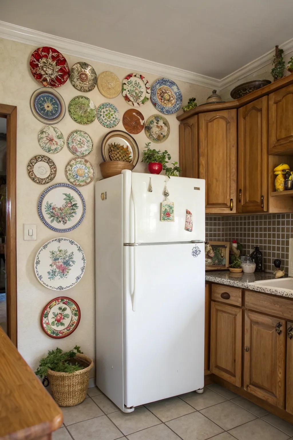 Creative plates inject artistry and color above the fridge.