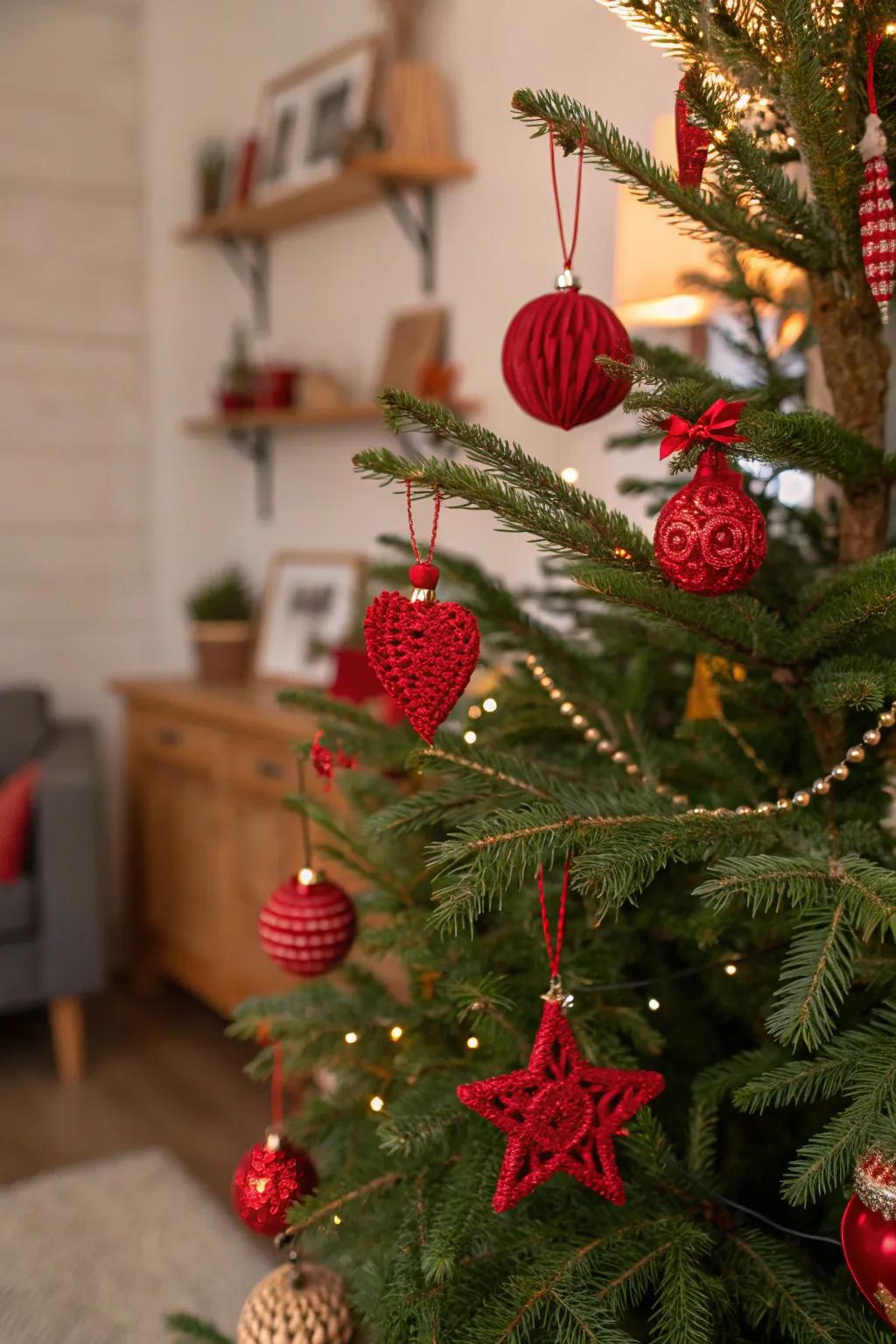 Unique Christmas tree featuring handmade scarlet decorations