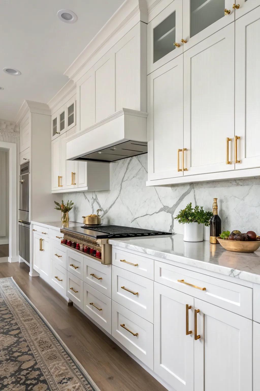 Contrasting hardware contributes a daring accent to the culinary space.