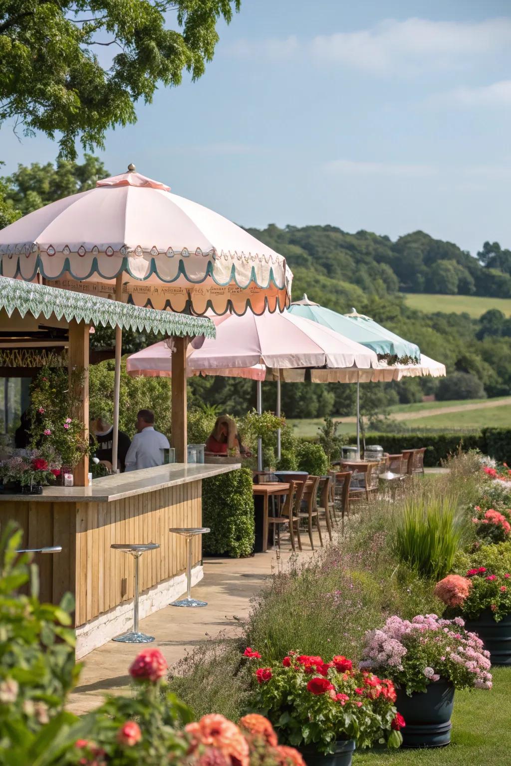 Fashionable shade solutions for a garden bar.