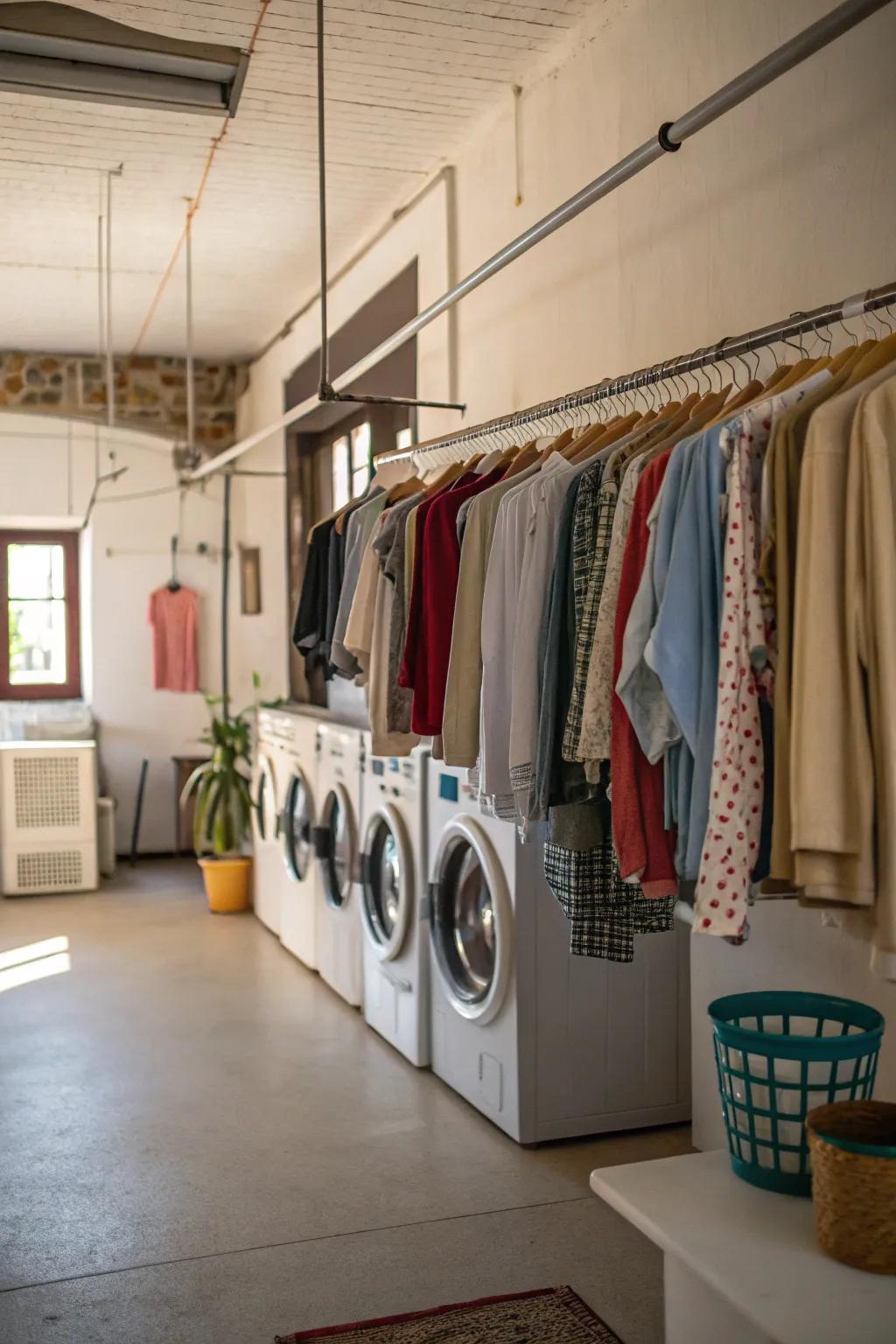 Efficient drying is possible with suspended rails without taking up floor space.