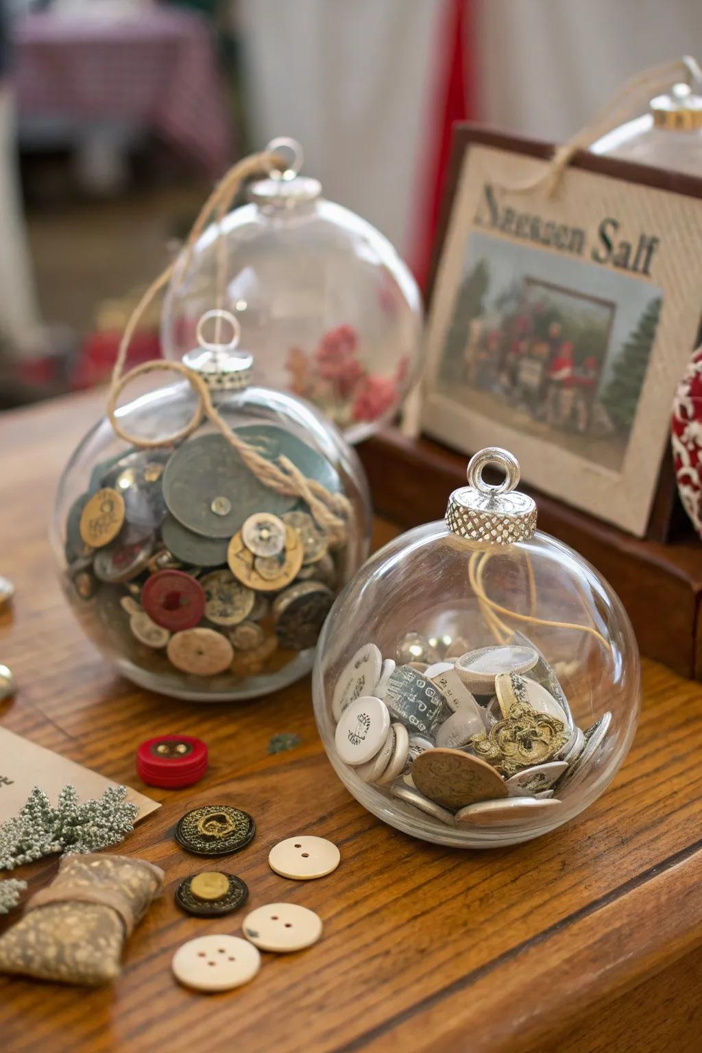 Antique-themed ornaments exhibiting fasteners plus curios.