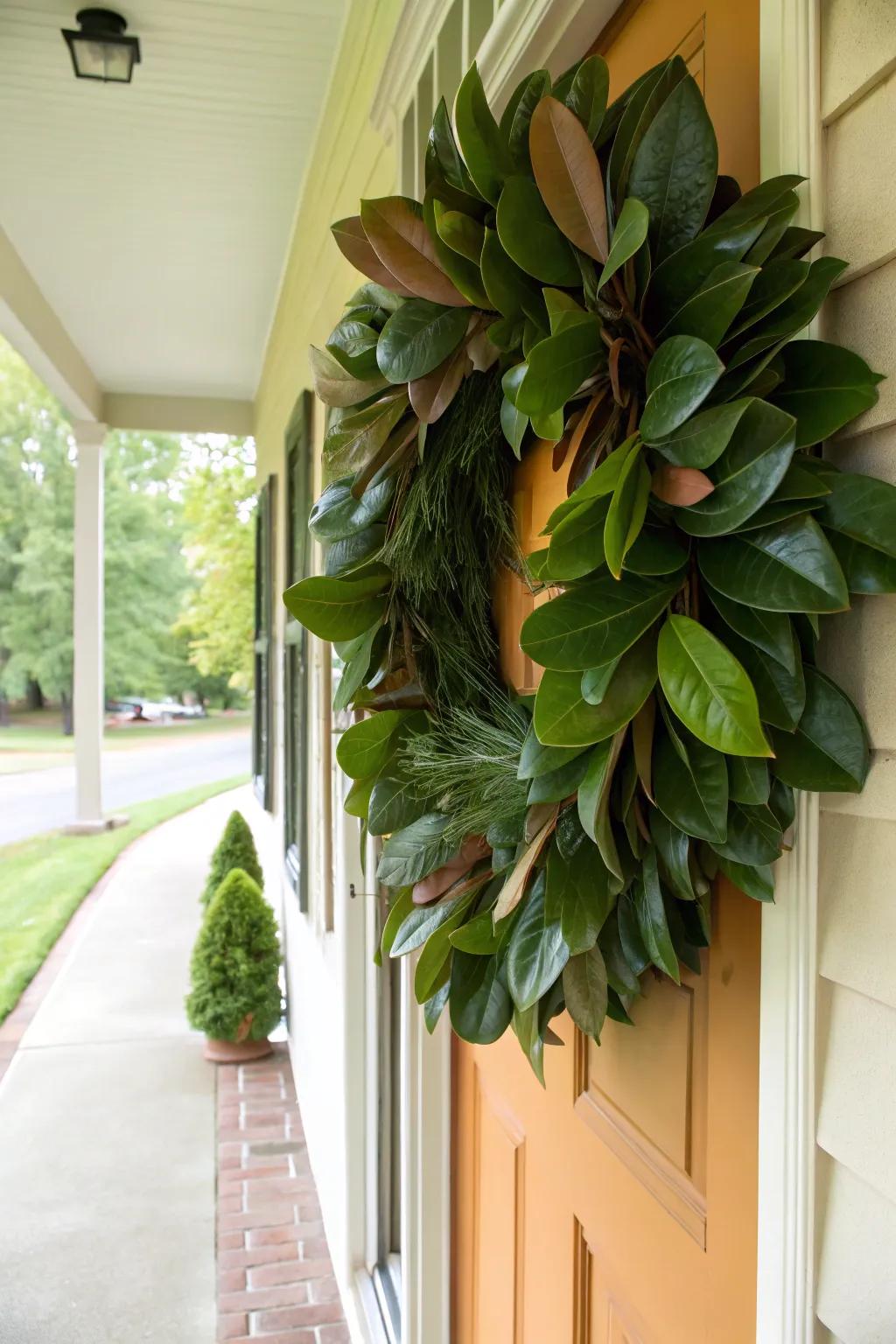 A grandiflora foliage garland appends elegance and timeless beauty.