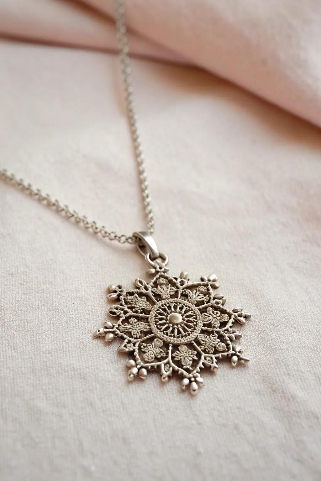 Art and elegance for jewelry.