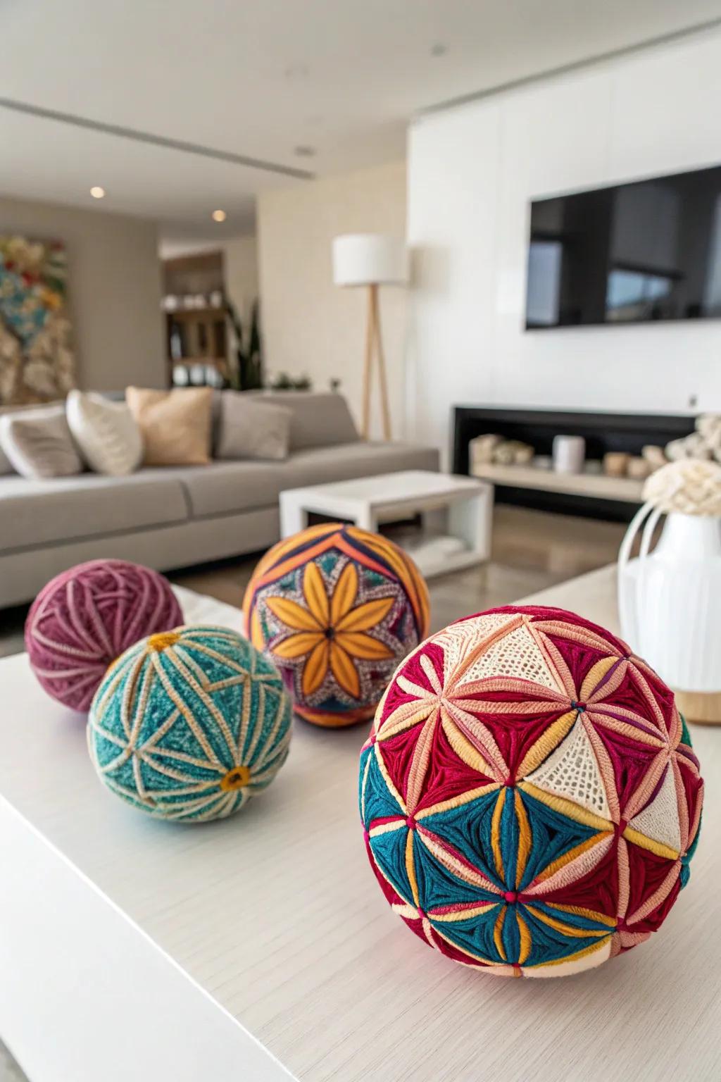 Temari-styled spheres for vibrant and complex décor
