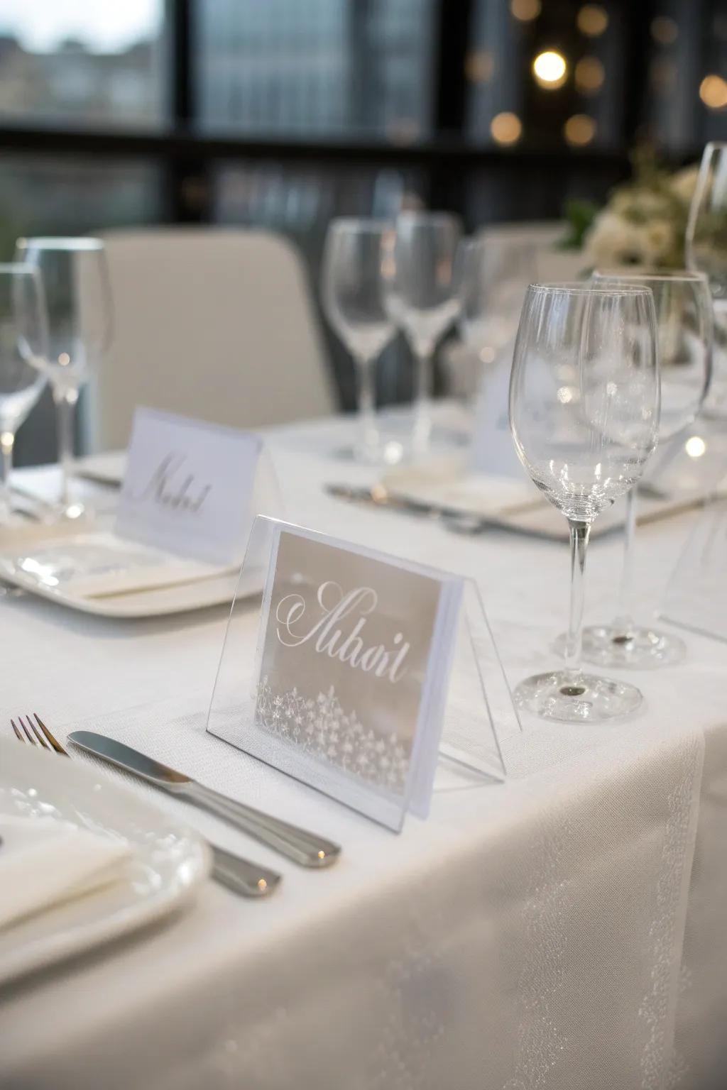 Clear seating cards add a streamlined, modern edge to your layout.