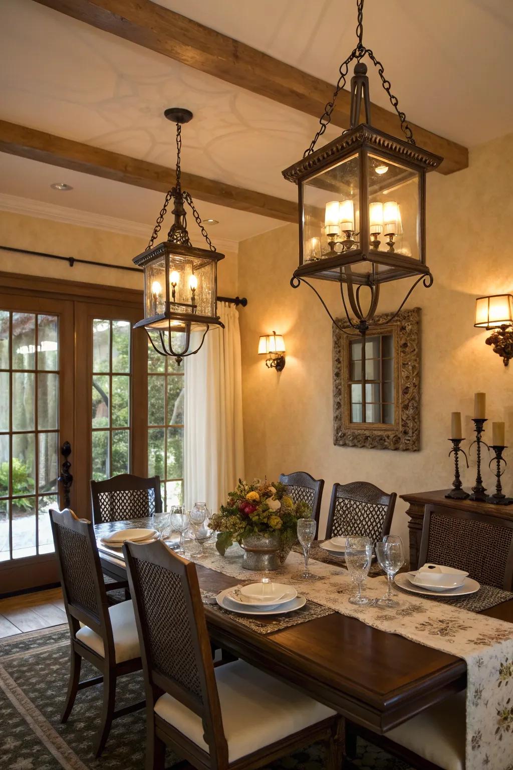 Lantern-patterned lighting appends timeless appeal and tenderness.