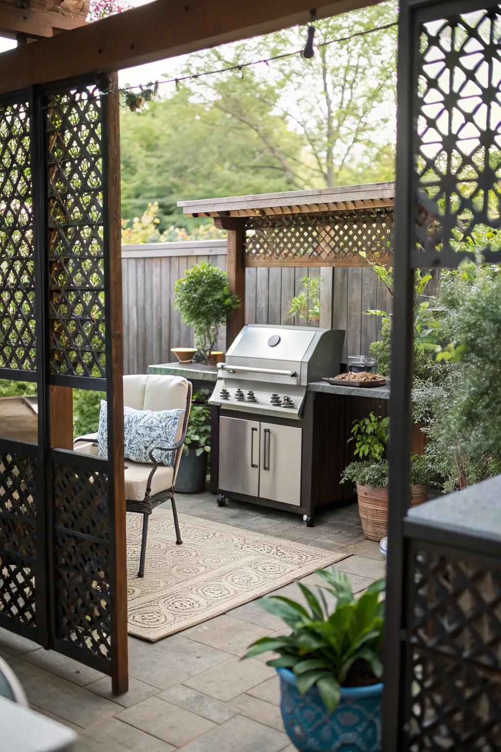 Screens that are decorative make it more private and stylish.