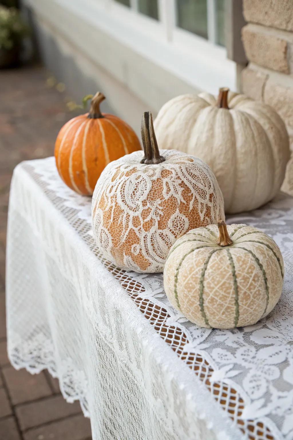 Introduce a trace of sophistication with webbing-ornamented pumpkins.