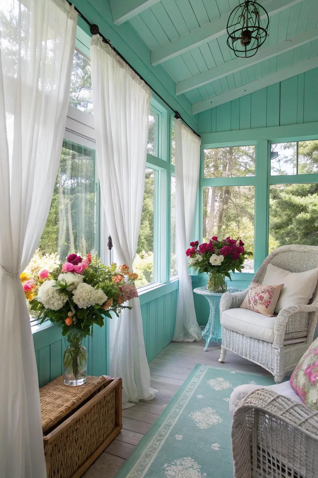 Sunroom with delicate ocean walls, delivering a breezy and calming ambiance.