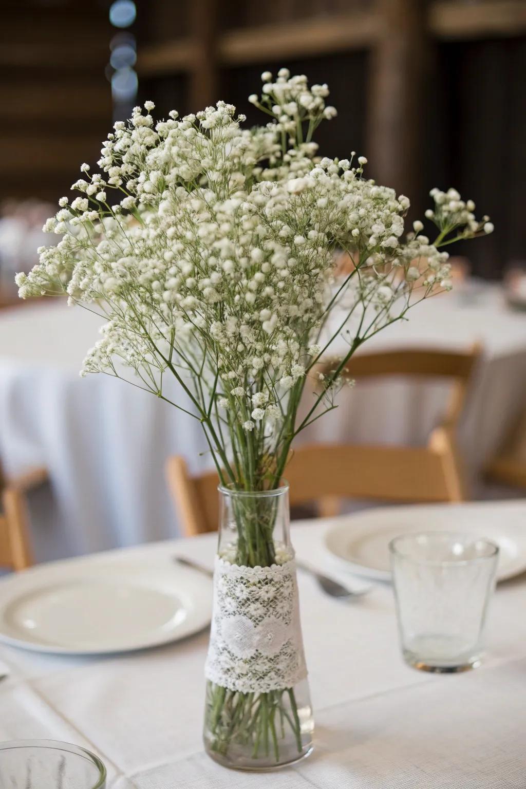 A refined Fairy's Breath centerpiece, presenting an affordable wedding option.