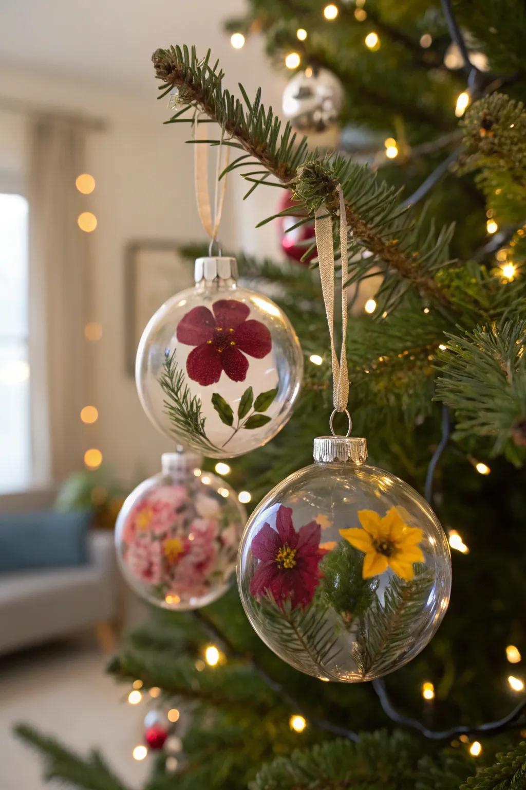 Exquisite encapsulated bloom charms introducing a whisper of spring to the holiday embellishments.