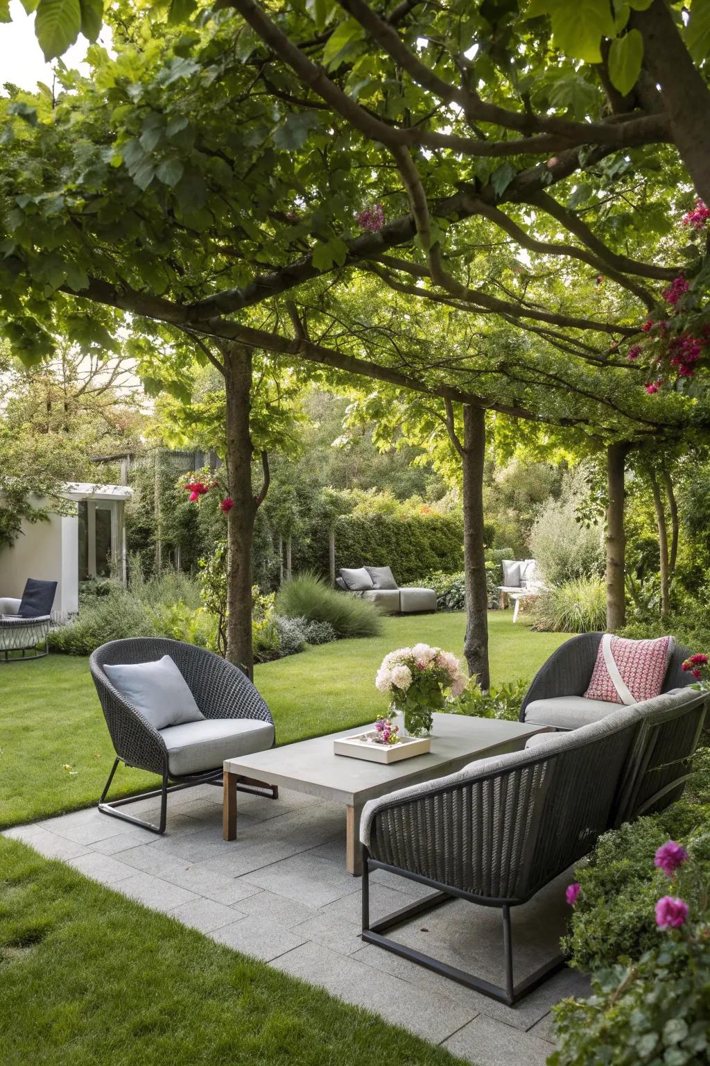 Up-to-date furnishings introduce both style and ease to your garden.