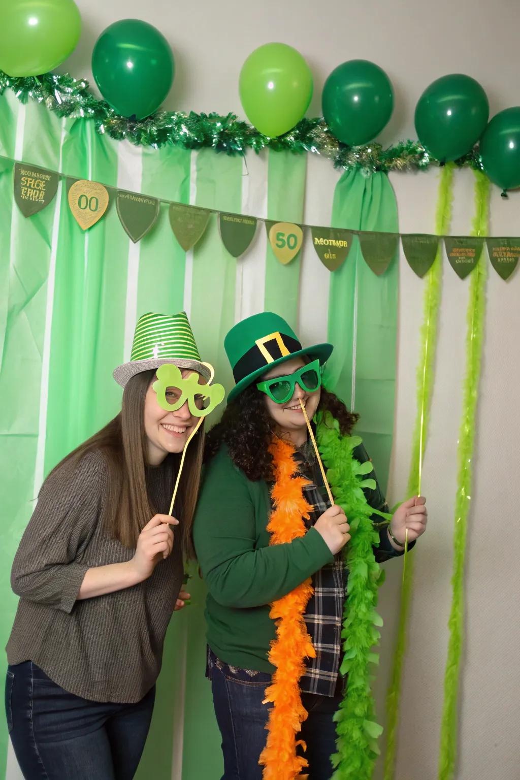 Preserve moments with a themed photo area that brings joy and amusement to your festivity.