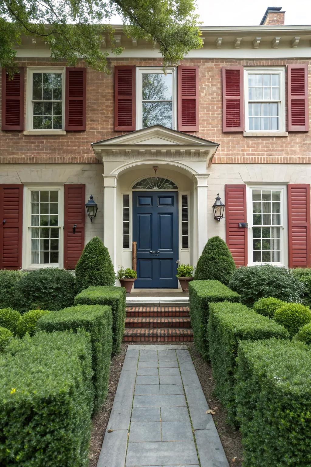 The dark sea and cinnamon pairing projects elegance and appeal.