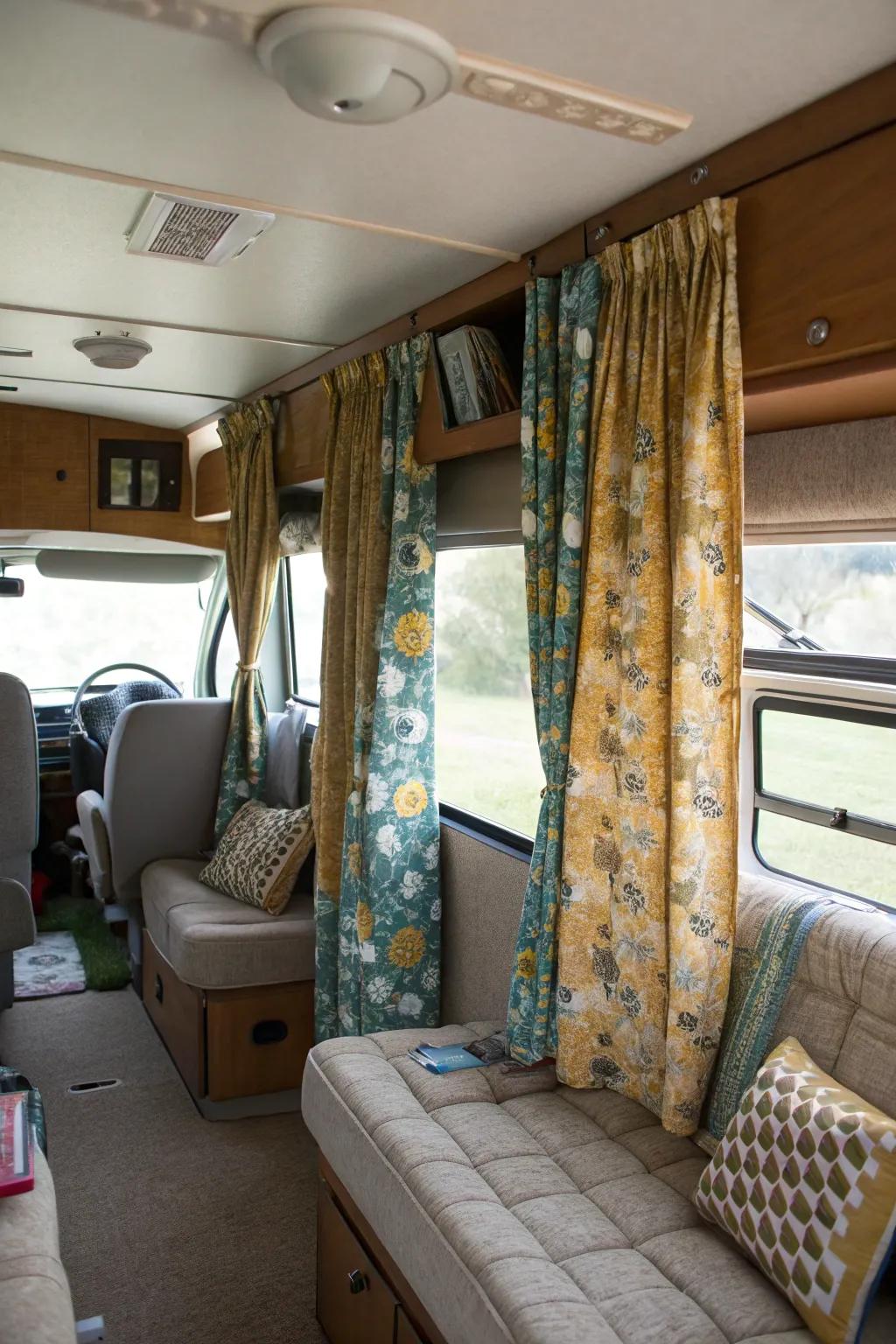 Stitch-free drapes deliver a tailored and budget-conscious window enhancement.