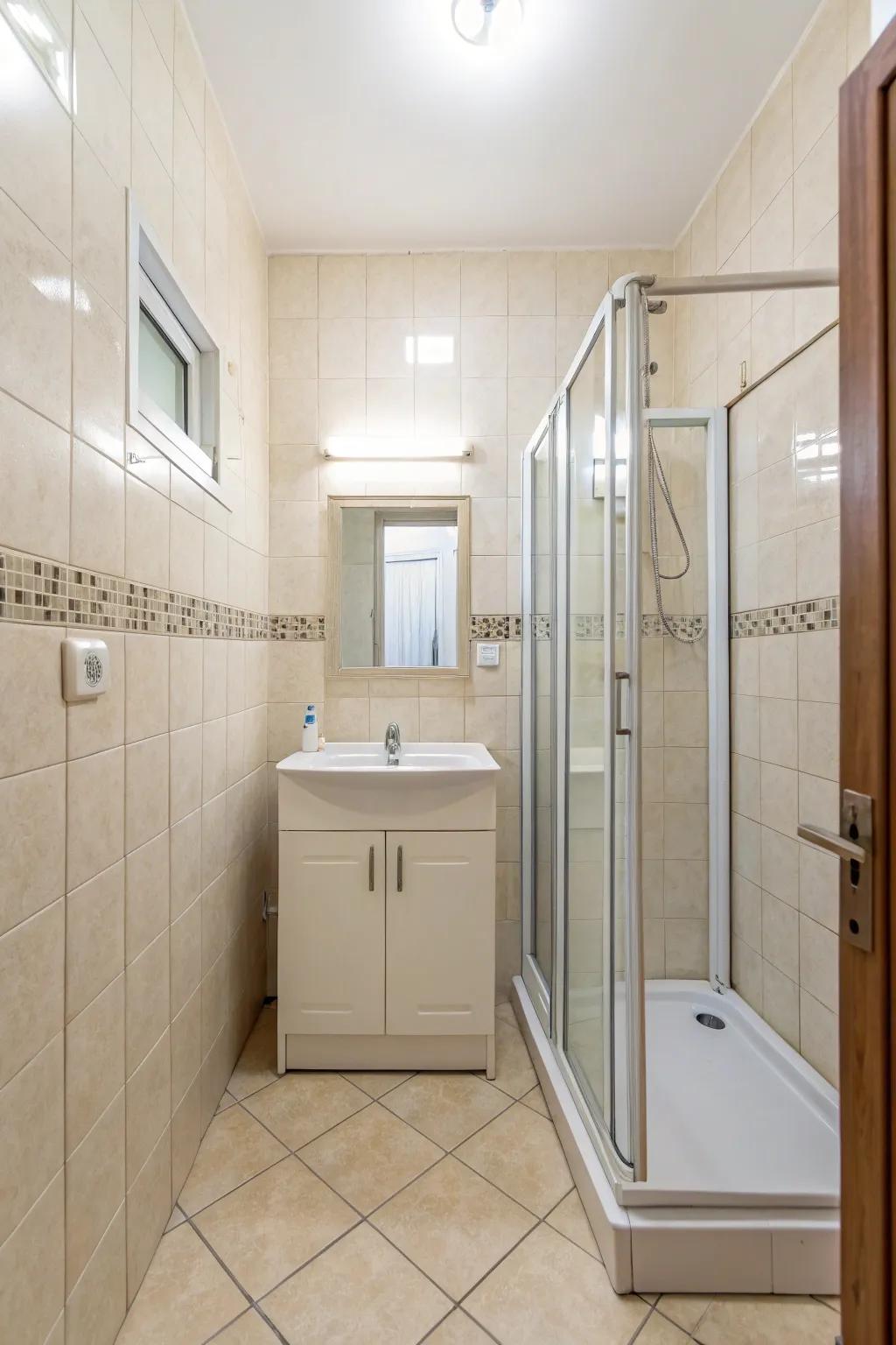 Pale shades improve the sensation of space in small bathrooms.