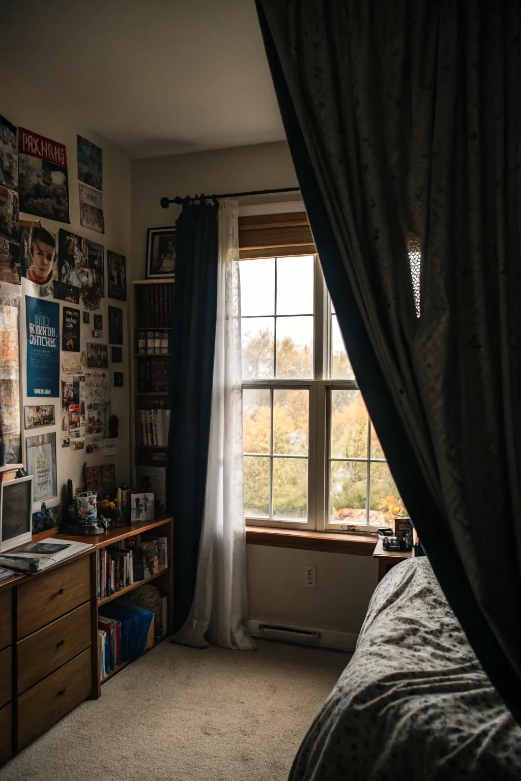 High-contrast window coverings make windows stand out.