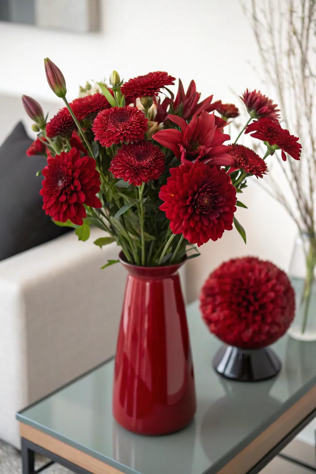 Single-shade bouquet with striking style.