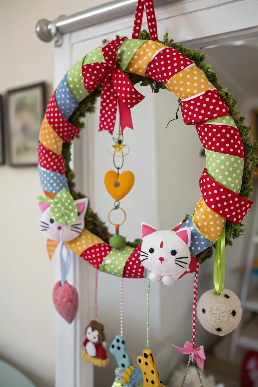 A fun speckle dot kitty wreath with vintage charm.