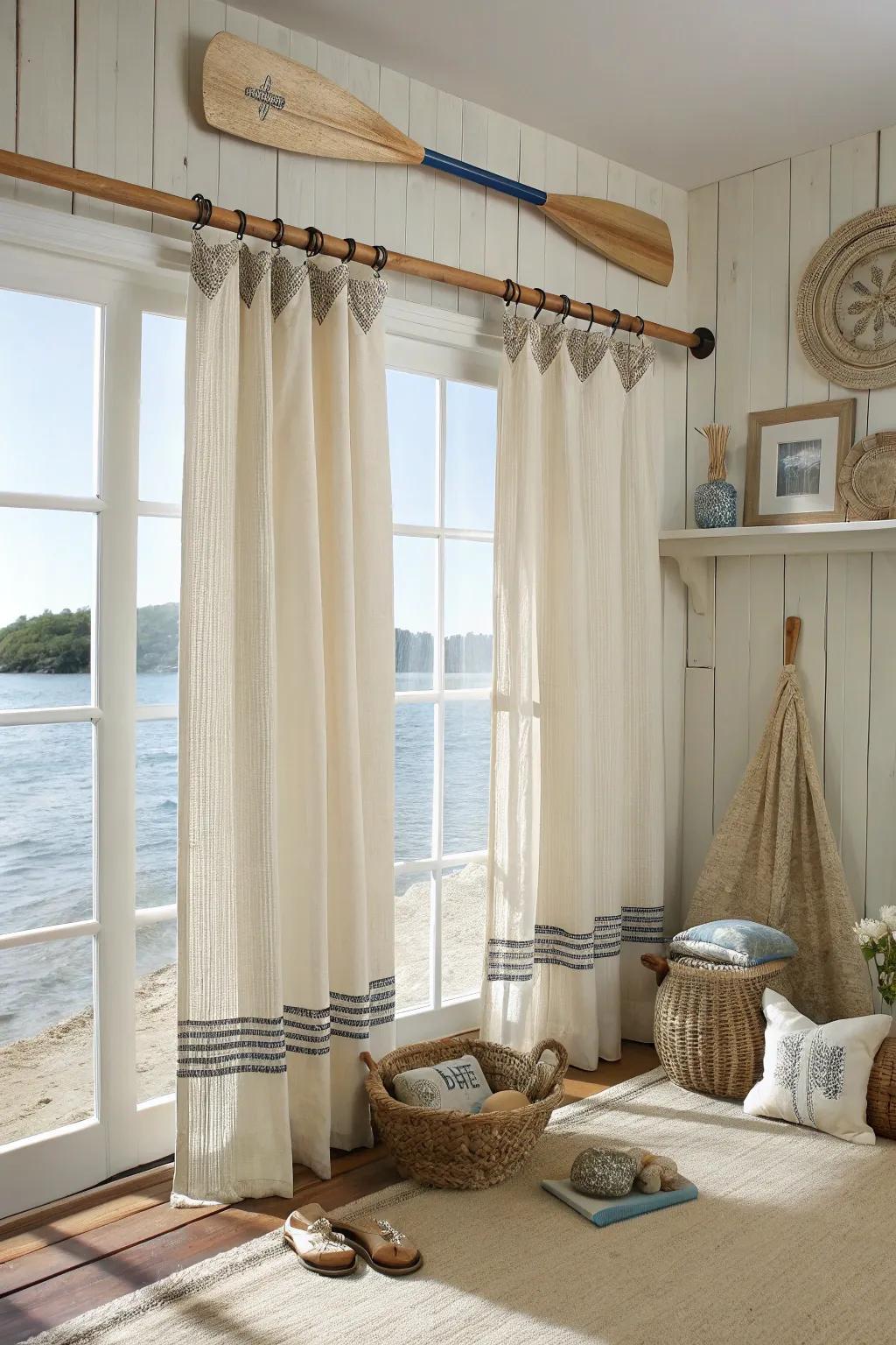 Rowing oars as curtain rods evoke a relaxed, seaside atmosphere.