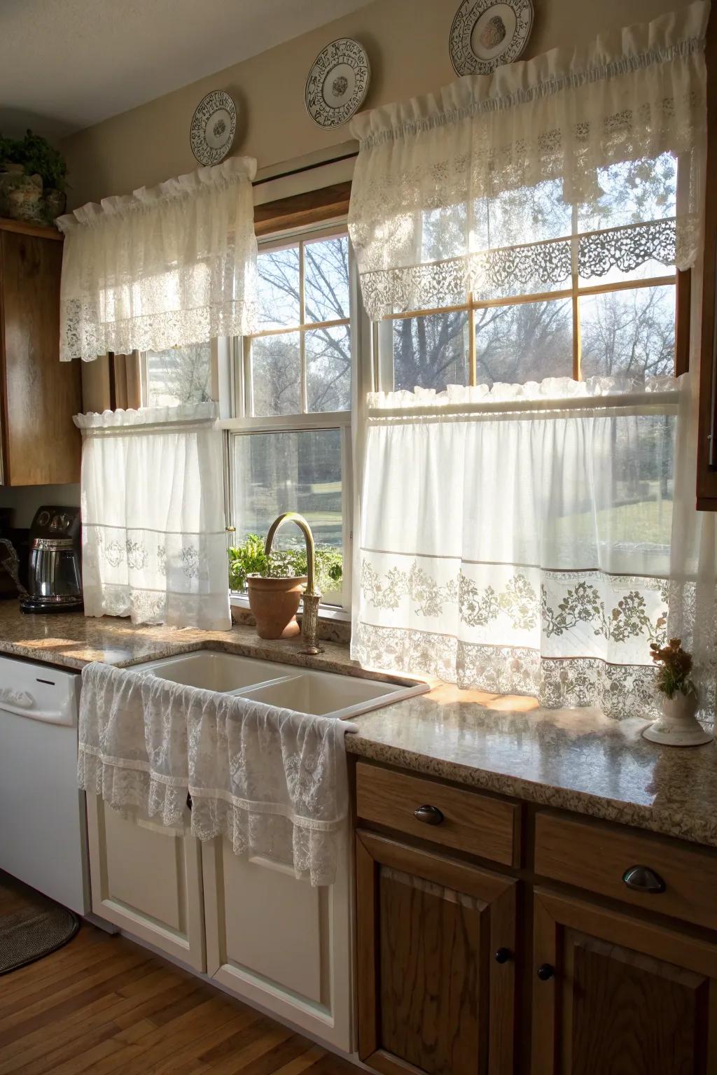 Layer for a delightful and useful kitchen window.