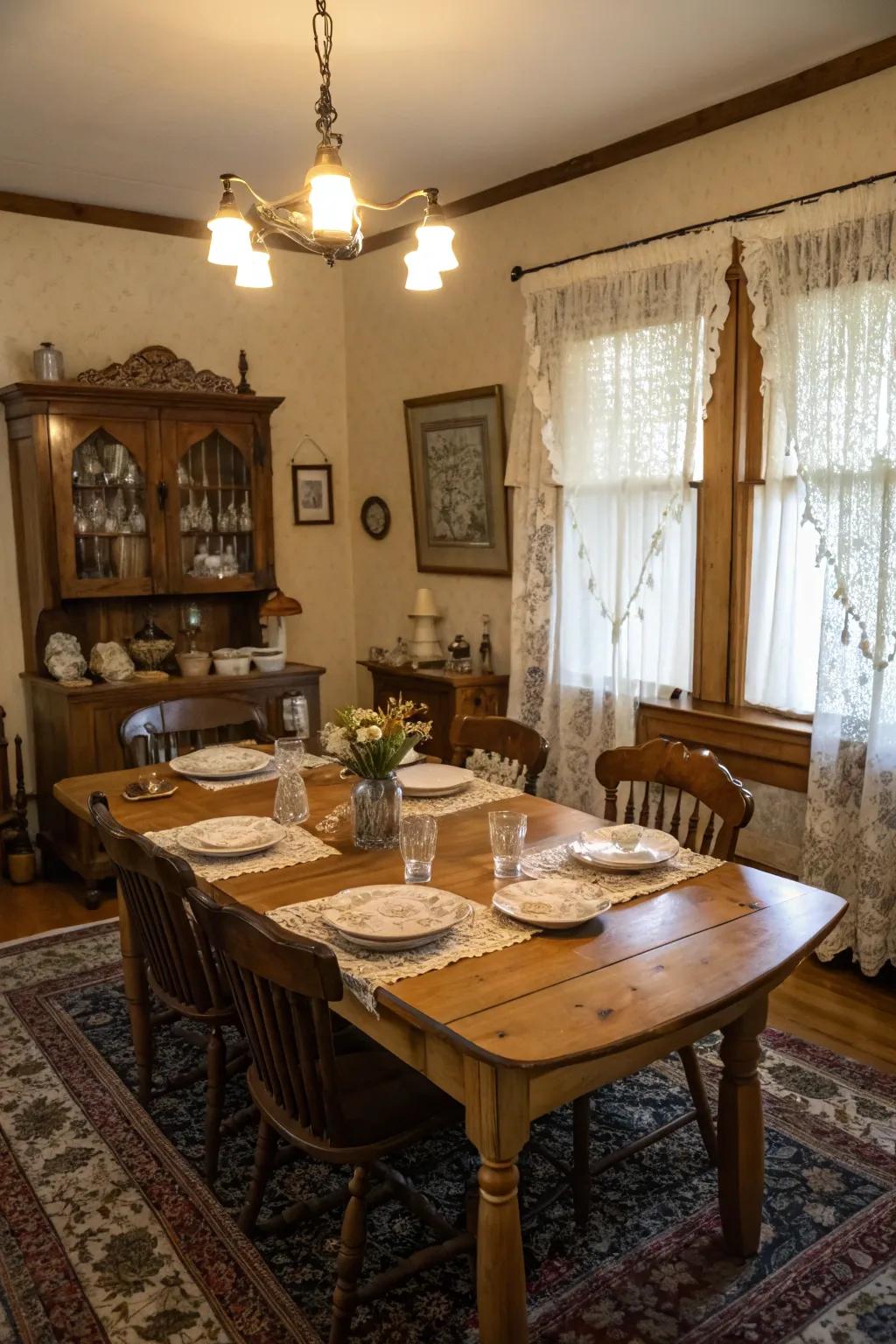 Countryside elements can amplify the coziness of your dining space.