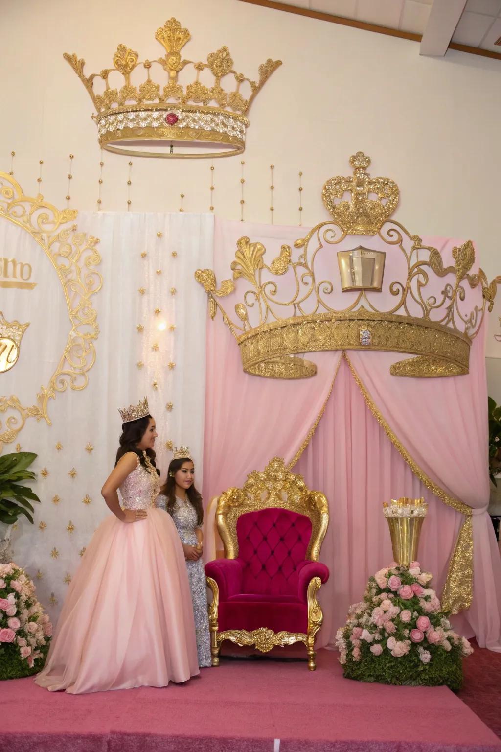 Regal-themed decorations impart a stately feel to your quinceañera.