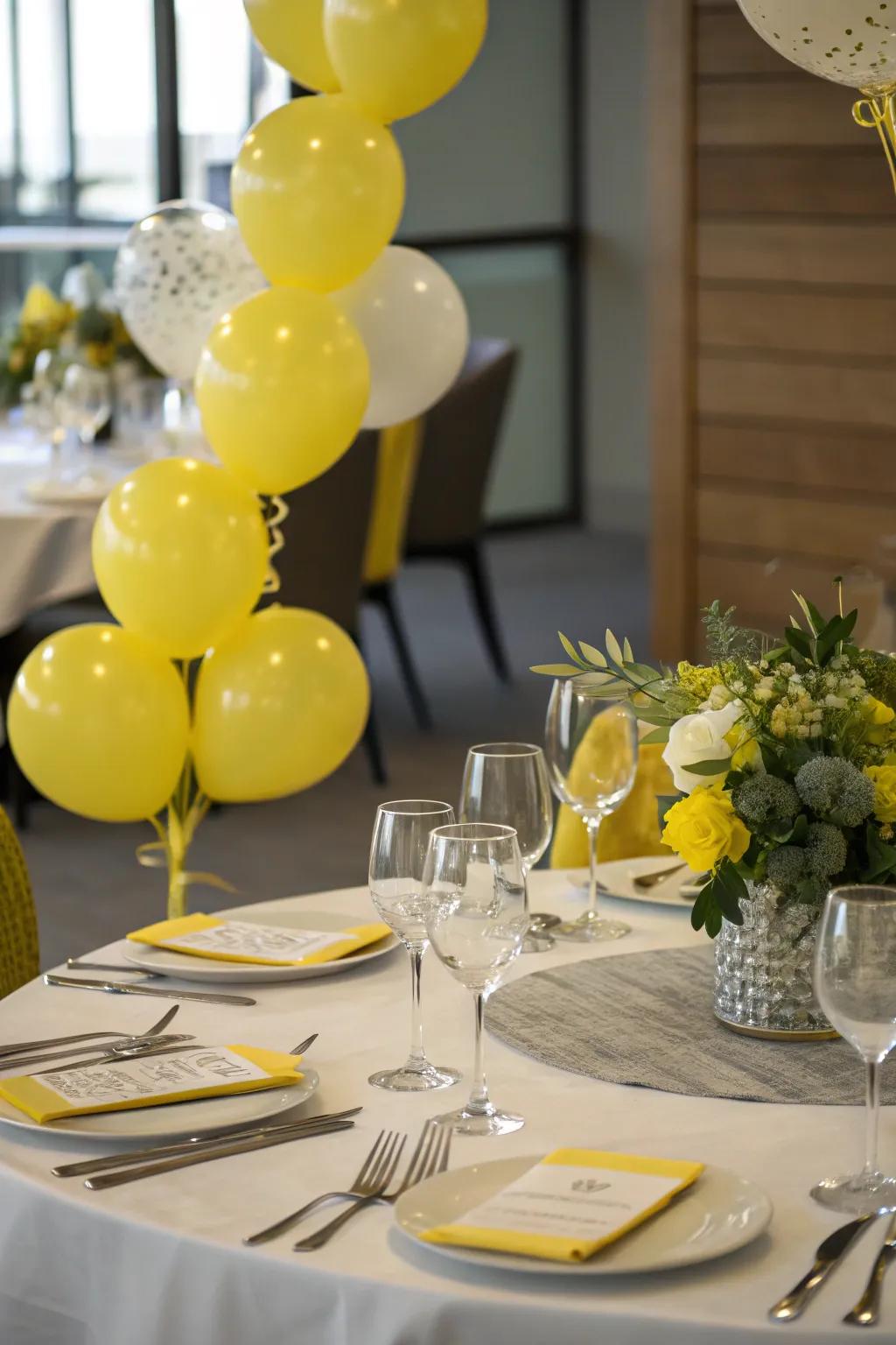 Merry table arrangement with golden sphere decor.