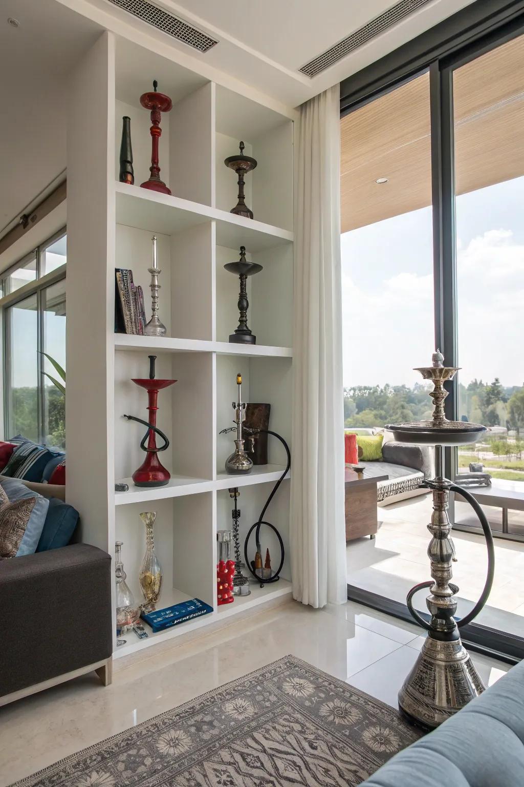 Open shelves mean your smoking bits are always easy to grab.