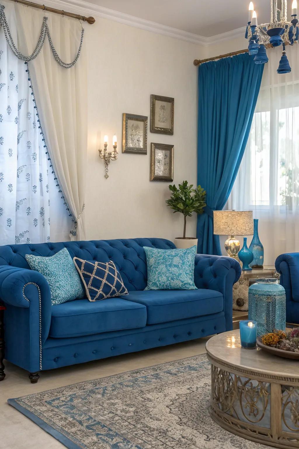 A uniform scheme with diverse blues offers a seamless and stylish look.