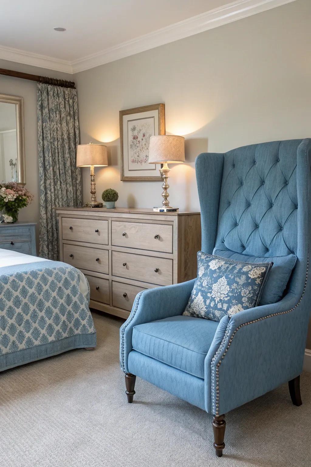 Azure furniture pieces provide fashionable highlights.