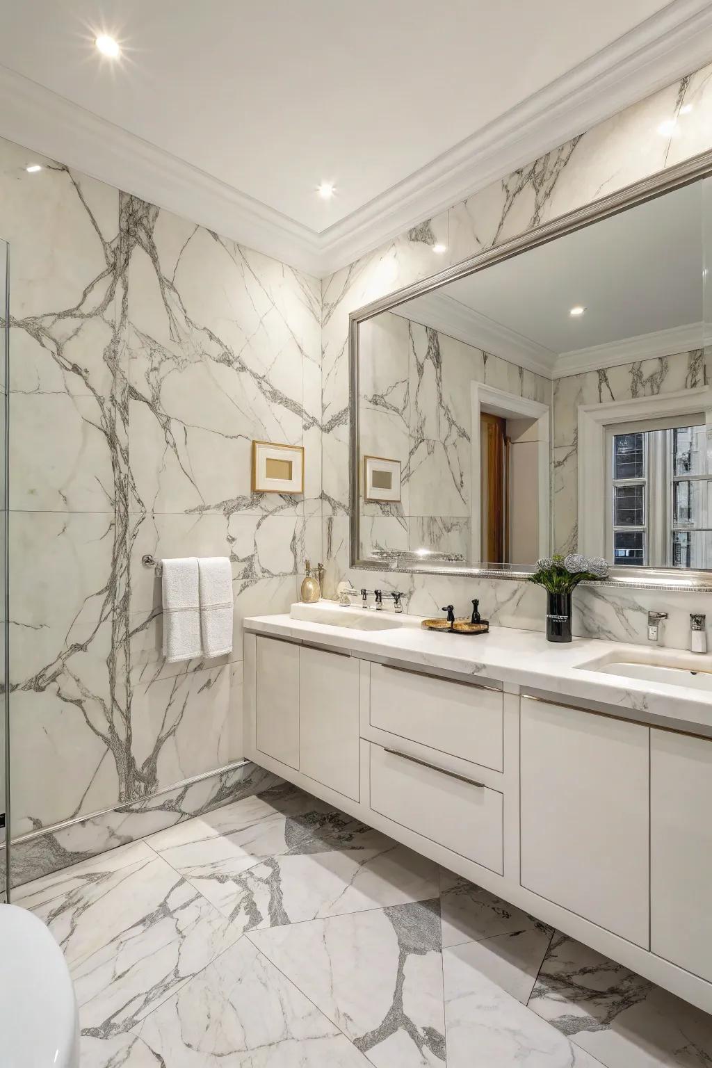 A seamless and stylish bathroom with partition-to-partition Ivory Coast marble tiles.