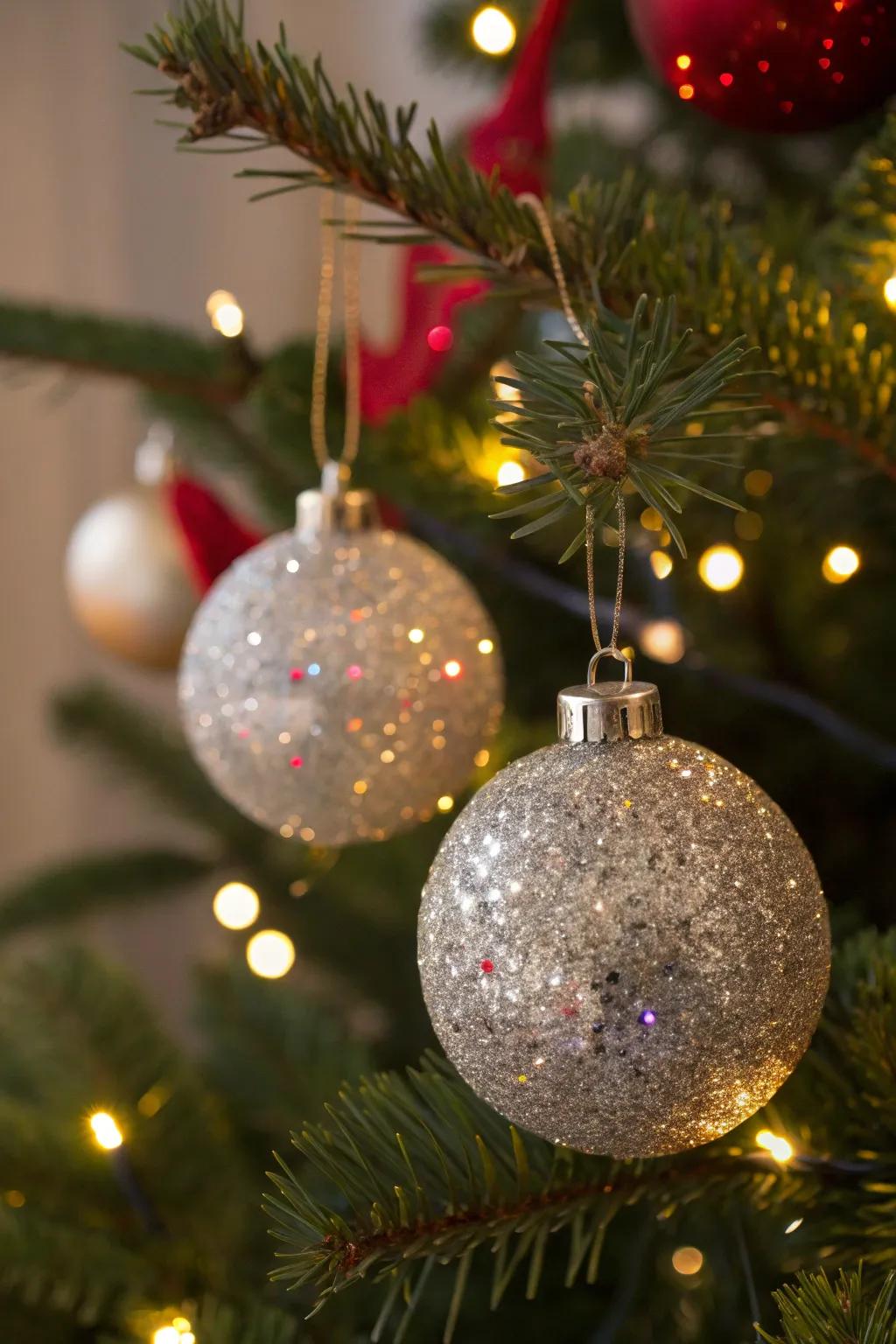 Sparkle-filled spheres bring sparkle and shine to your decor.
