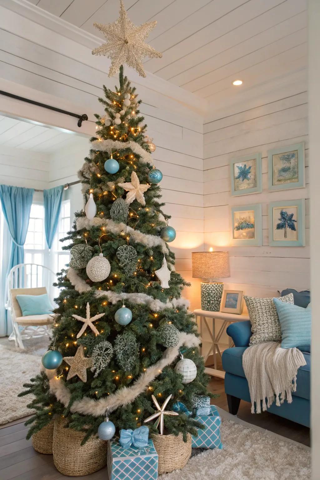 Bring the sea to your living room with an under-the-sea Christmas tree theme.