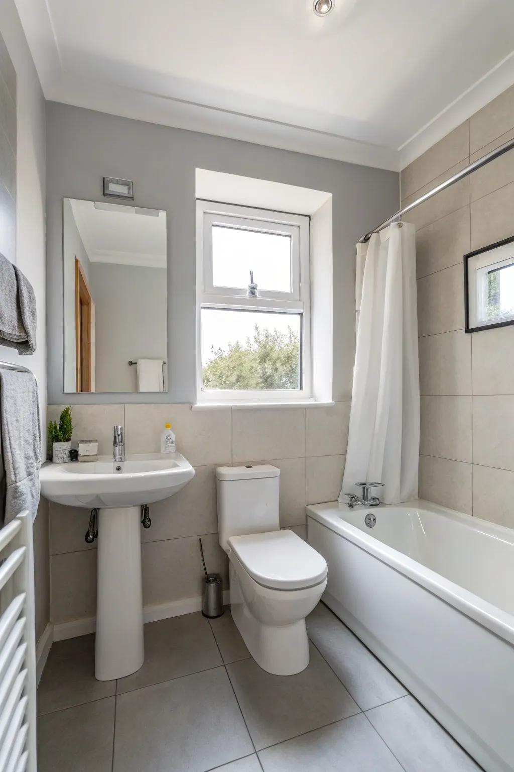 Minimalist bathroom design boasting crisp outlines and simplicity.