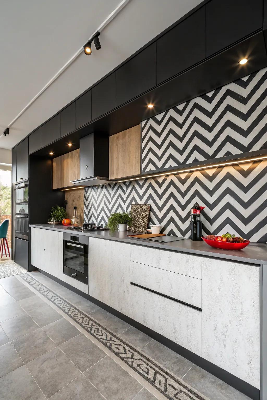 Arrowhead patterns inject dynamism and liveliness into the kitchen.