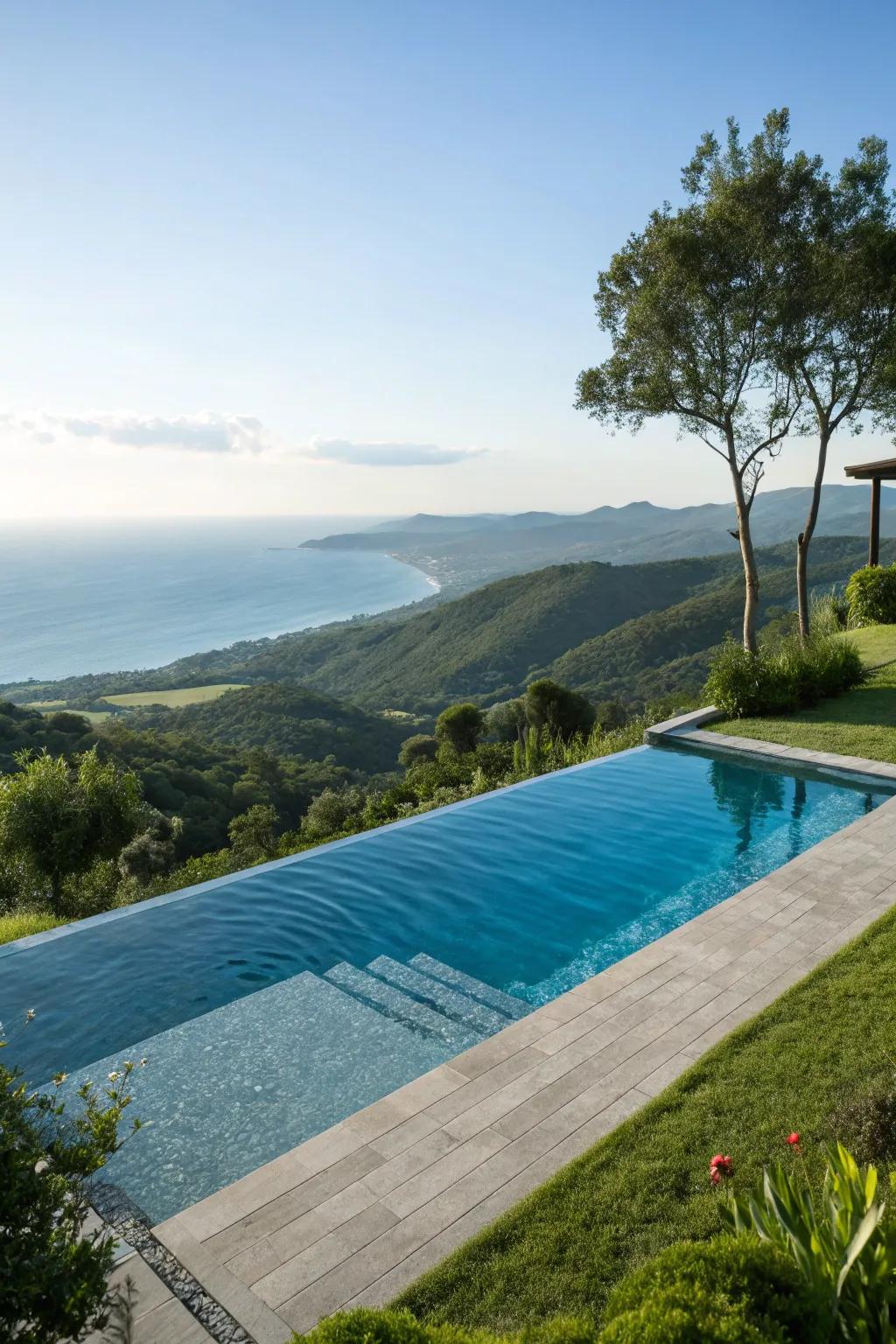 Achieve a stunning appearance with a horizon-edge spool pool.