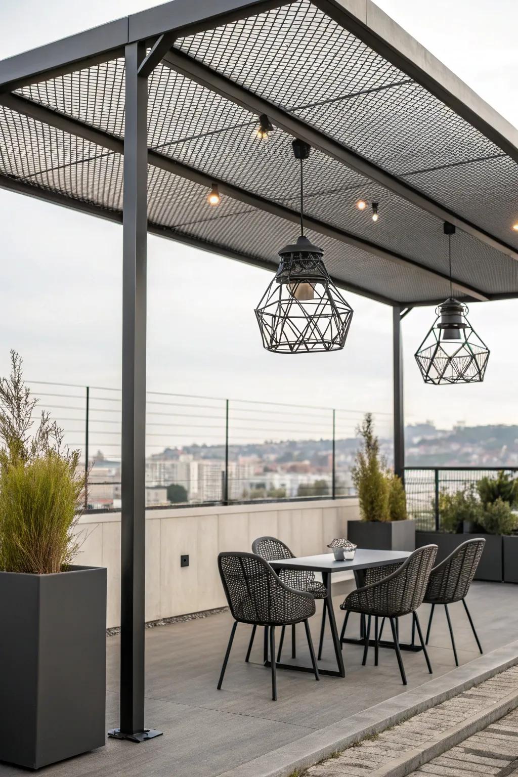 Realize an industrial appearance using a metal mesh covering.