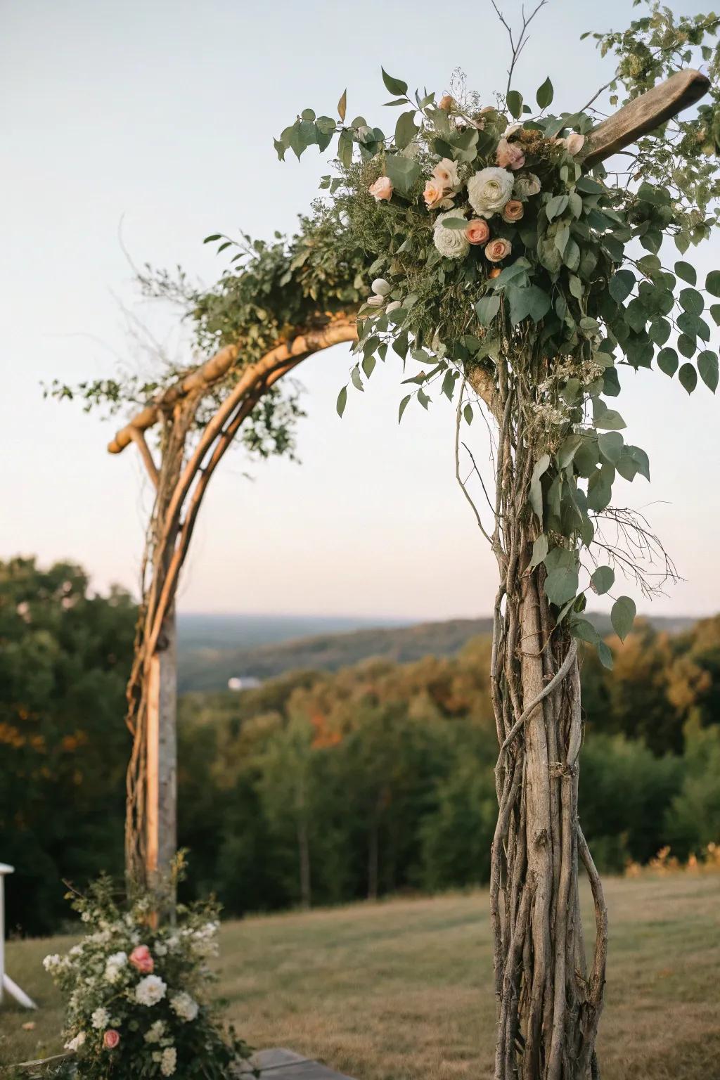 A foraged arch offers organic elegance.