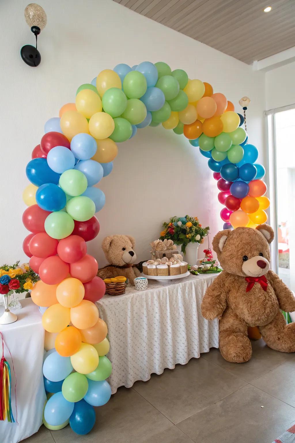 A joyful table garland featuring spheres and plush companions.