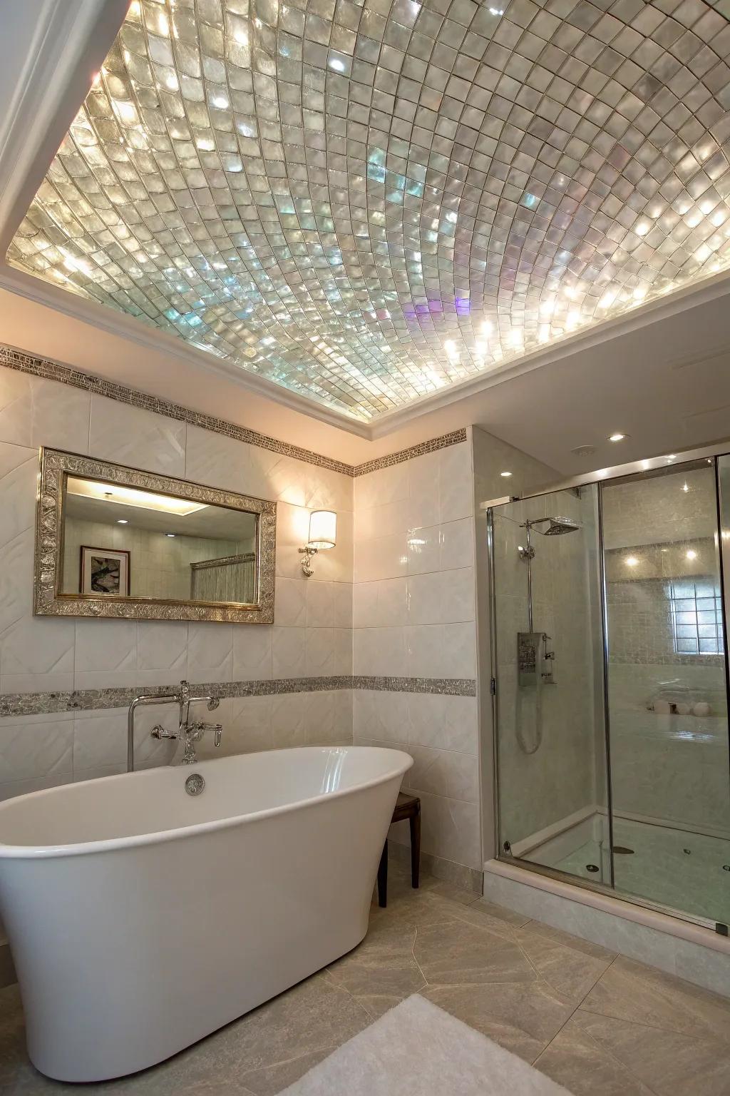 An unexpected overhead decor with nacre tiles creates a wow factor.