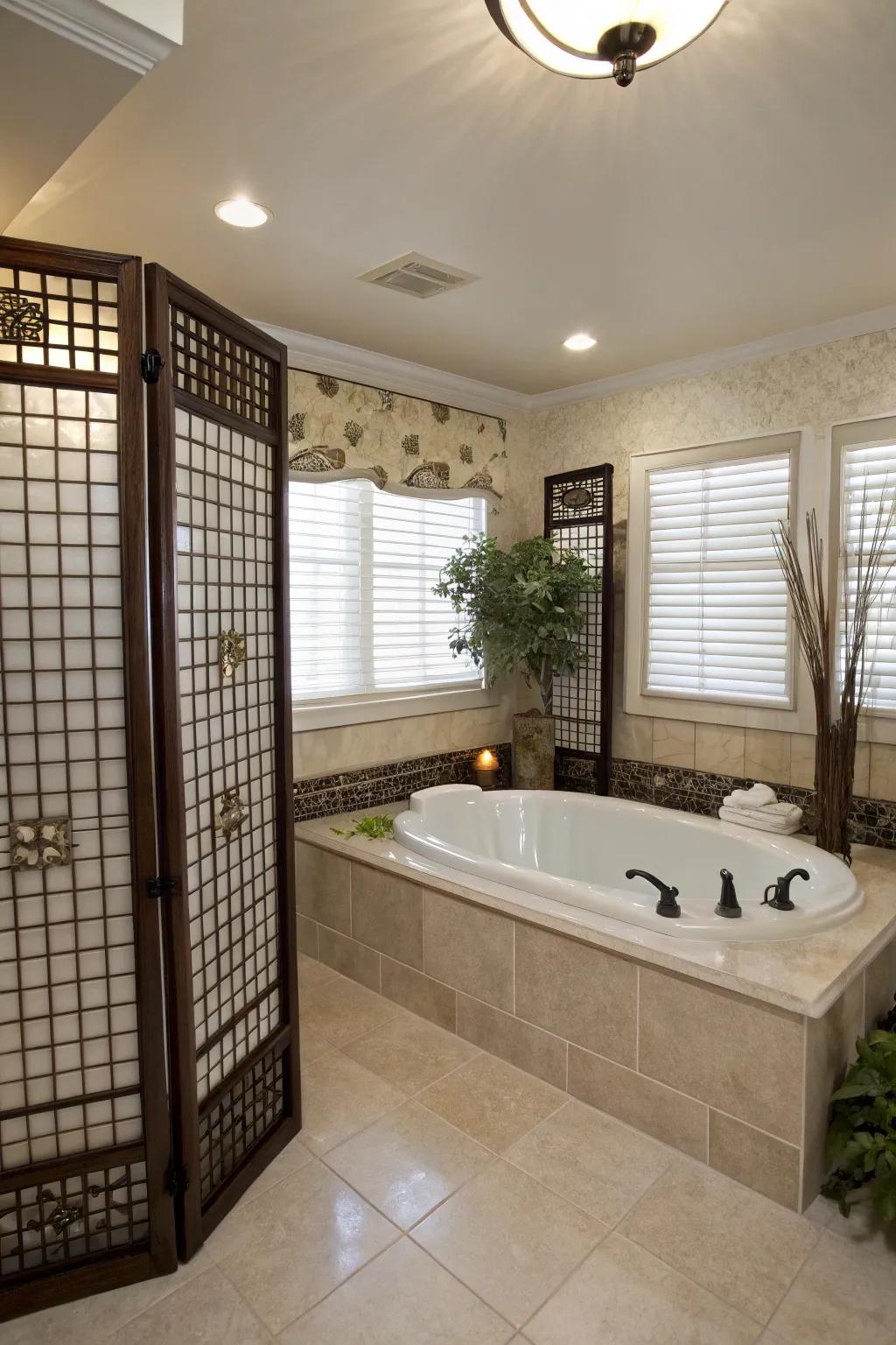 A secluded tub deck getaway featuring chic privacy partitions.