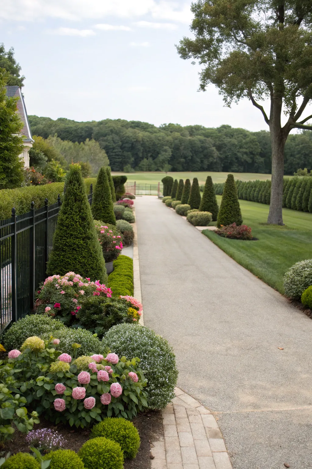 Fresh Ideas for Garden Driveway Exteriors