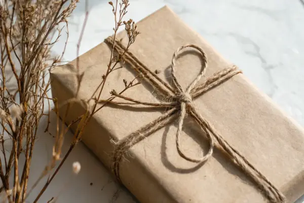 Showcase of Vintage Gift Wrapping Styles