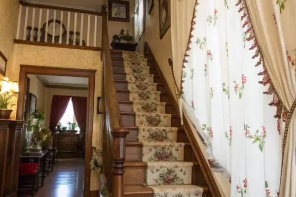 Inspiring Curtain Solutions for Stairwells
