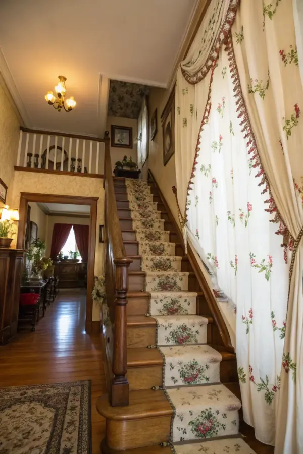 Inspiring Curtain Solutions for Stairwells