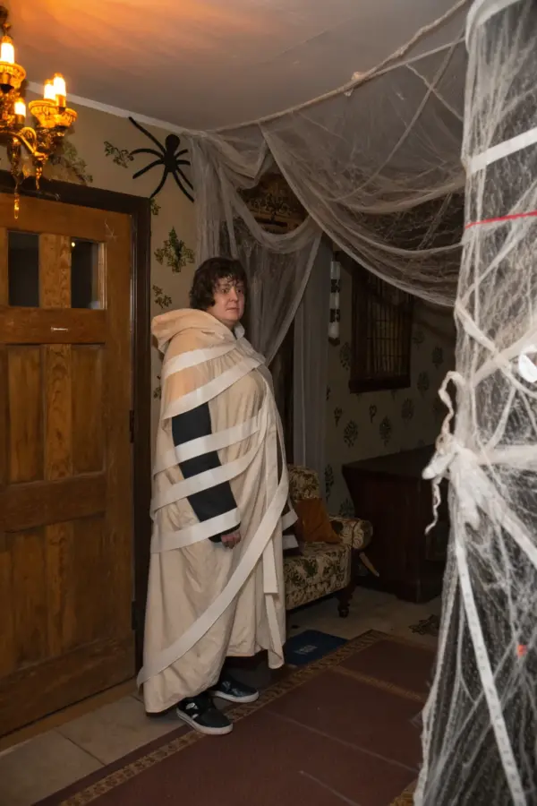 Halloween Robe Inspiration: Spooky & Stylish Outfits