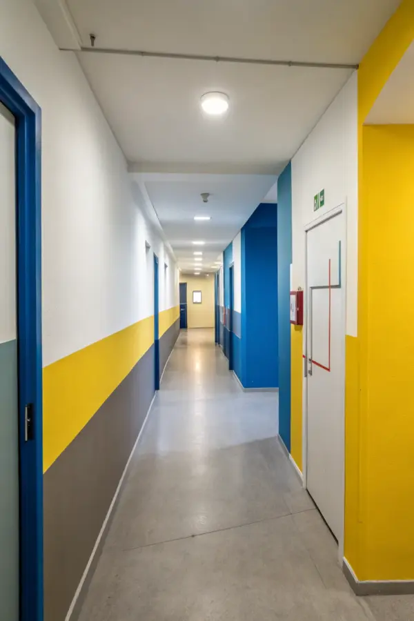 Stylish Paint Schemes for Modern Hallways